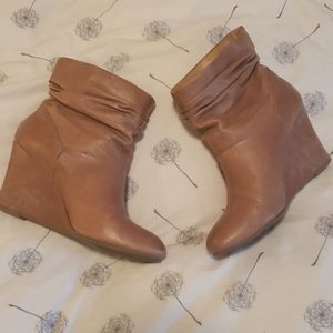 CHINESE LAUNDRY SLOUCHY WEDGE. SZ 10